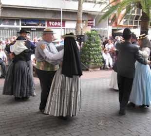 Folkloretänze am Samstag Vormittag