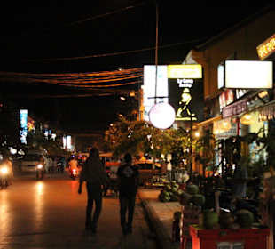 Strasse vor dem Restaurant