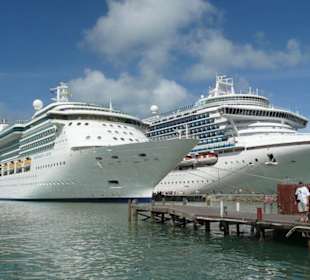 Kreuzfahtschiffe im Hafen