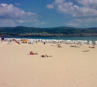 Der wunderschöne Strand in ca. 400m