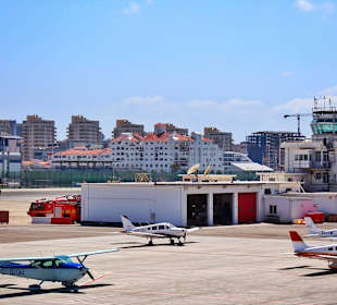 Targ, miasto plaża, lotnisko