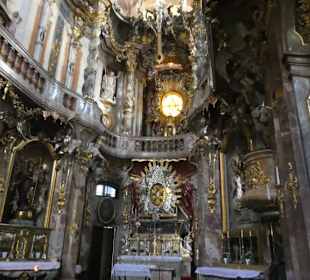 Asamkirche zwischen Marienplatz und Sendlinger Tor