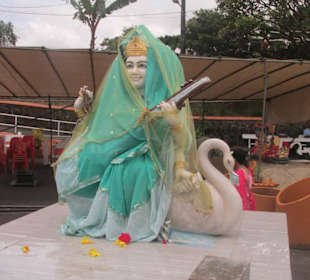 Hindutempel + Statuen