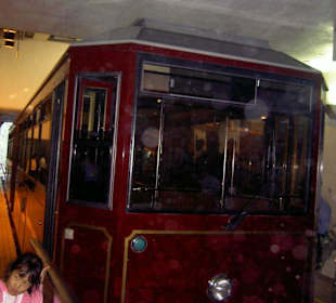 Tram hoch zum Victoria Peak