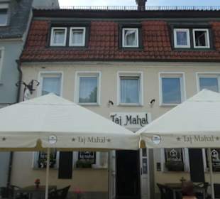 Zum Abendessen beim Taj Mahal