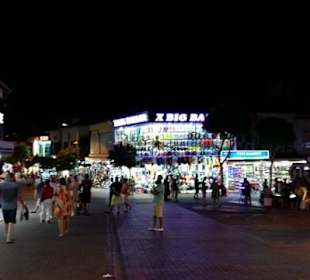 Alanya Shopping bei Nacht