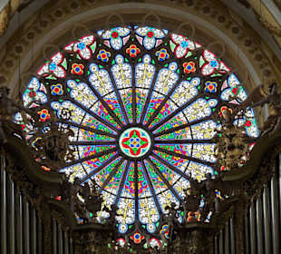 Die Fensterrose am Westportal der Abteikirche