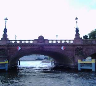 Moltke-Brücke im Regierungsviertel