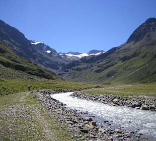 Blick in das Tal von der Amberger-Hütte