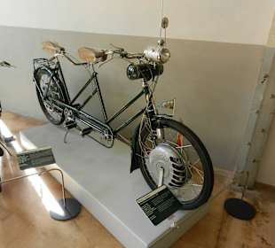 Auto- und Uhrenmuseum - Tandem mit Motor