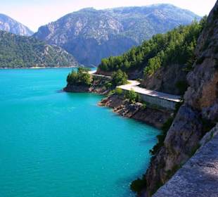 Der Staudamm selbst in voller Pracht