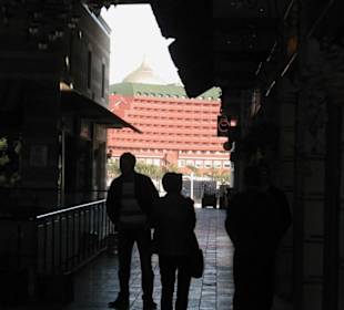 Blick aus dem Sultan Bazaar auf den Delphin Palace