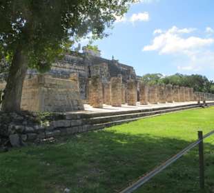 Spaziergang auf dem Ruinengelände