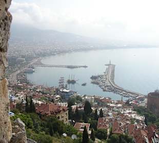 Widok na port Alanya z zamku