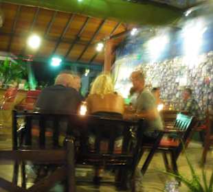 Ein Abed in der Bamboo Bar
