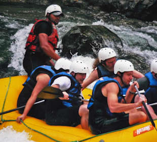 Unser Boot in einer Stromschnelle