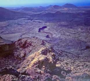 Durch Autobusscheiben fotografiert