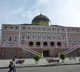 Aussenansicht Teatro Amazonas