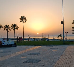 Strandpromenade Side