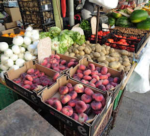 Impressionen vom Obst- und Gemüsemarkt in Figueres