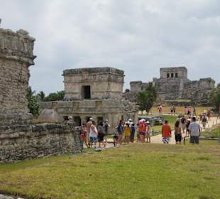 Blick auf mehrere Paläste