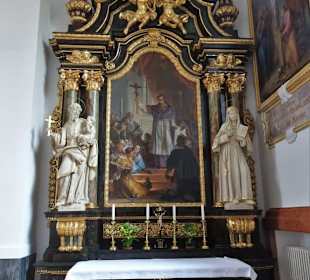 Seitenaltäre der Basilika St. Anna 