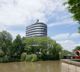 Neckarturm mit One Man House (11)