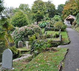 Kleine Kirche in St. Just mit Friedhof