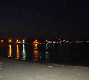 Plaża przy hotelu by night