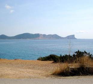 Die Bucht von Sa Caleta im Süden der Insel