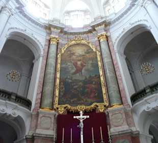 Katholische Hofkirche