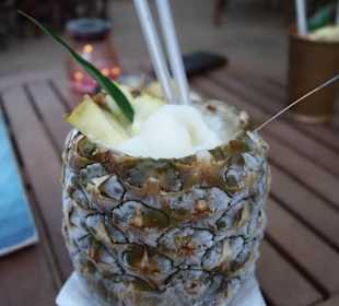 Pina Colada in einer Ananas