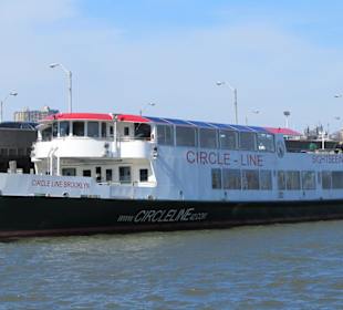 Boot der Circle Line Cruises