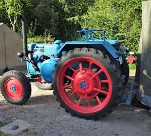 Alter Traktor im Freilichtmuseum