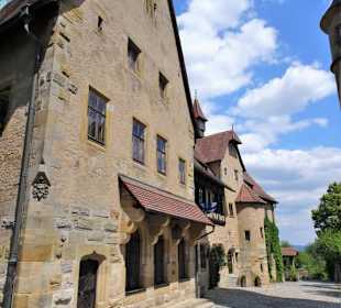 Im Burghof der Altenburg