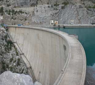 Viel fotogarfierte Staudamm