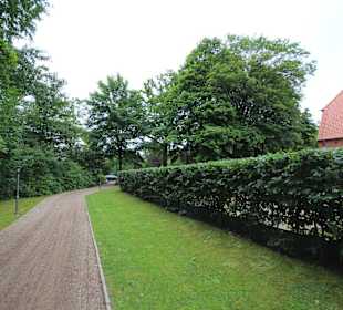 Weg vom Parkplatz zum Clubhaus