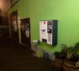 Eingangsbereich - Raucherbereich im Winter