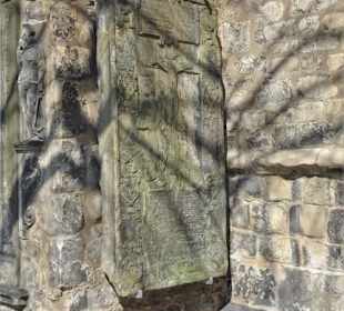 Epitaph an der Nikolaikapelle