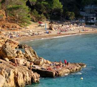 Größere Badebucht am Eingang