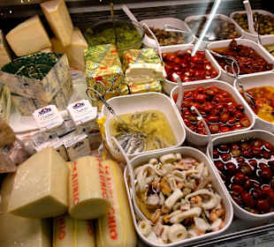 Italienische Antipasti und Käse