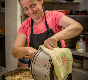 Katerina prepares the Mousakas