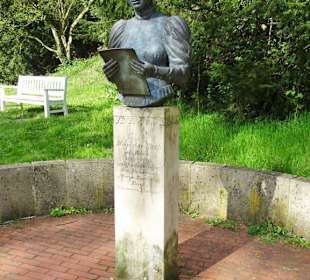 Eindrücke vom Denkmal für Magdalene Pauli