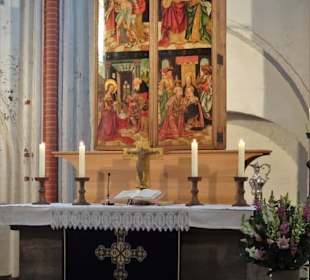 Geschlossenes Altar-Retabel