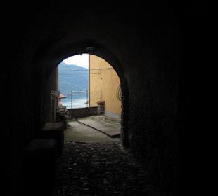 Der wunderschöne Bergort Stazzona