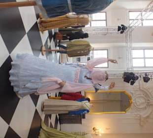 Ballsaal, aus "Drei Haselnüsse für Aschenbrödel" 