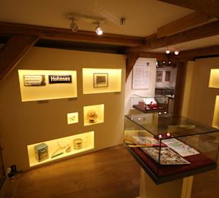 Ausstellungsstücke aus den vorigen Jh