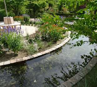 Rundgang durch den Park der Gärten