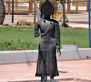 Statue