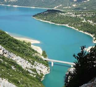 Blick auf den Stausee vor dem Canyon du Verdon